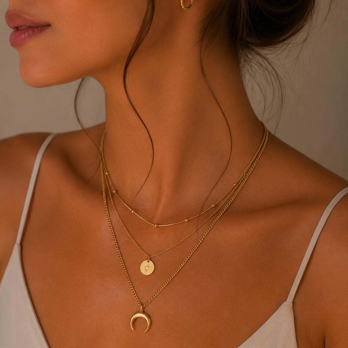 Collar Fases · Collar en capas con luna y disco
