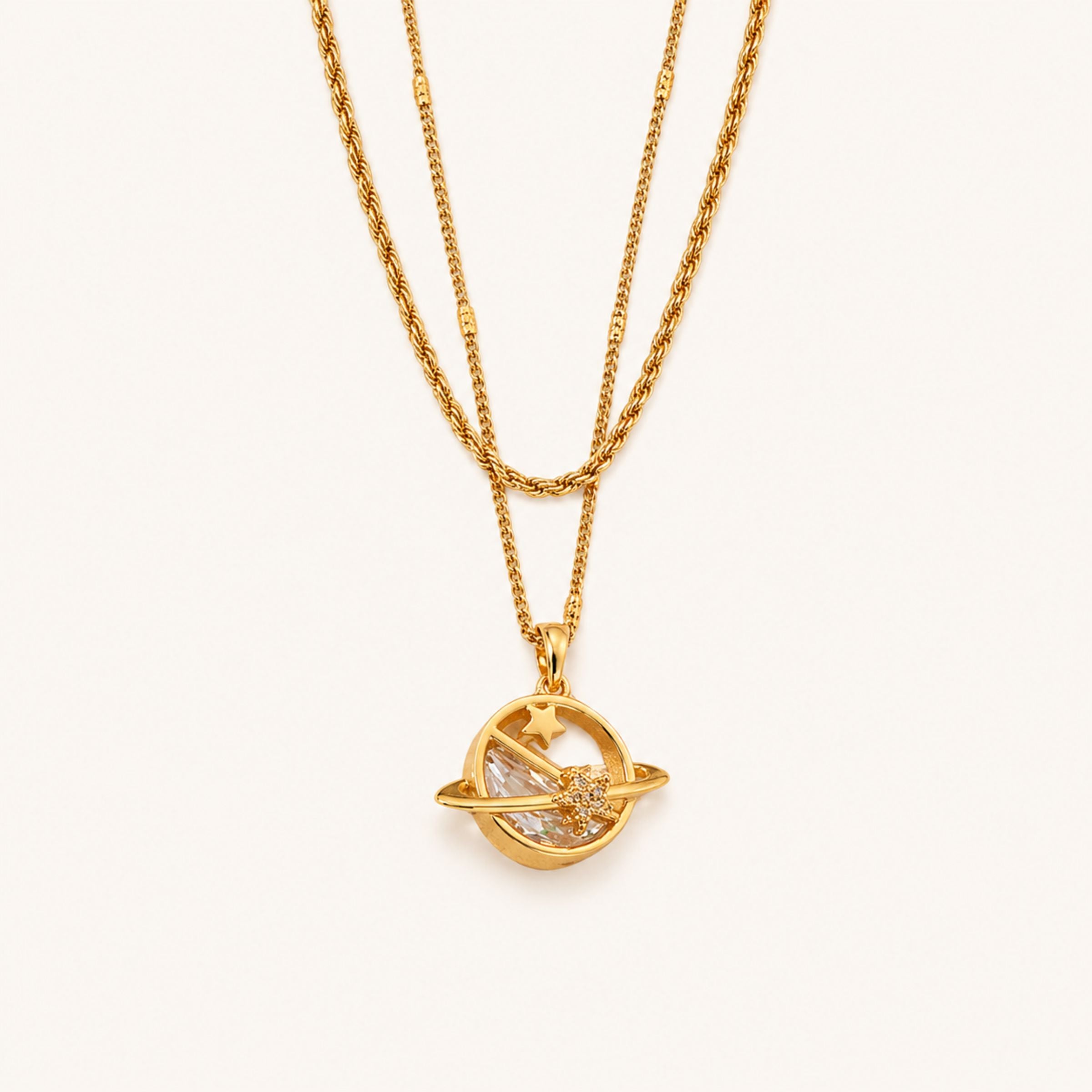 Collar Órbita · Collar en capas con luna y círculo