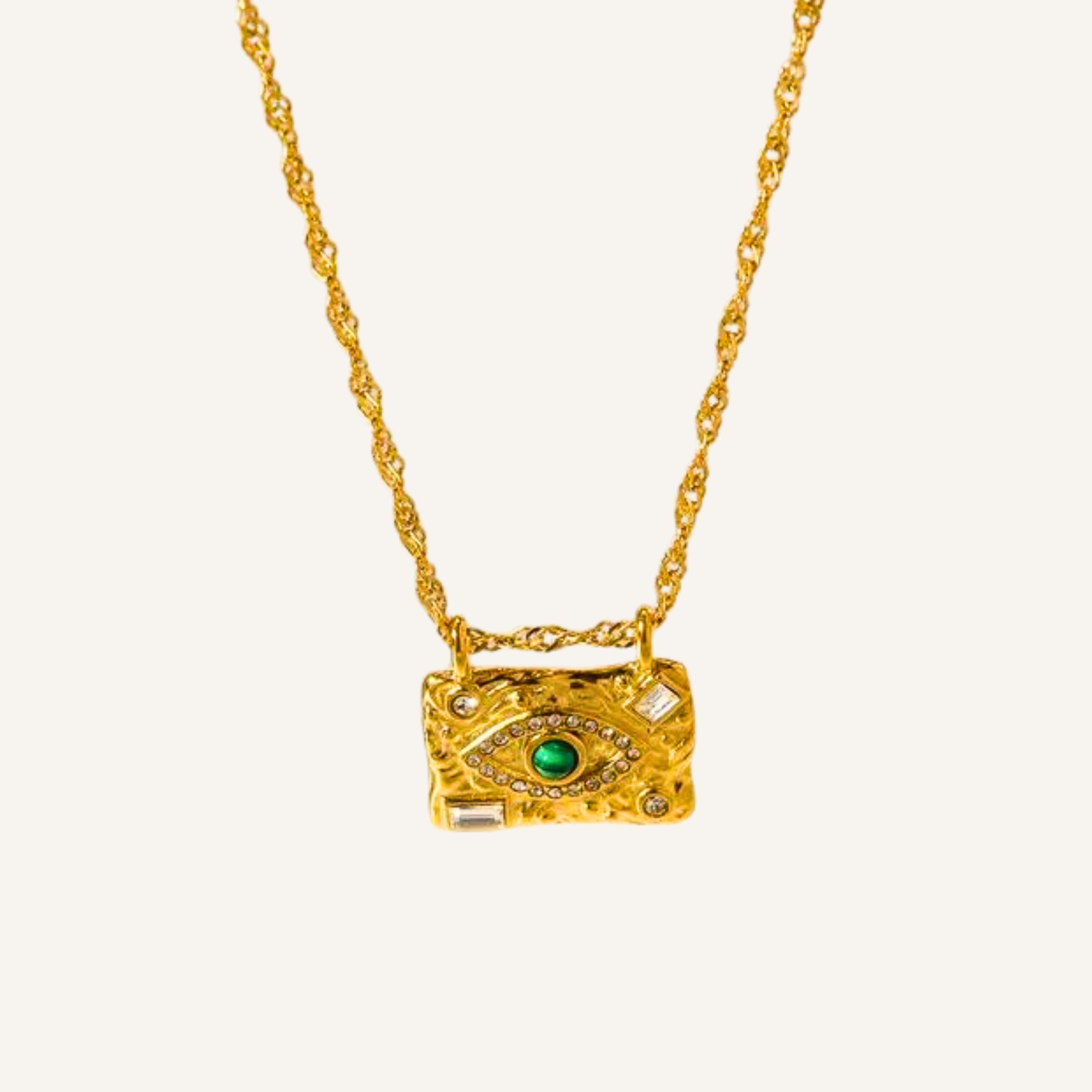 Collar Relieve · Collar con colgante rectangular texturizado